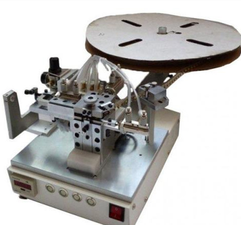 端子機廠家的壓著機在穿線時怎么操作的？