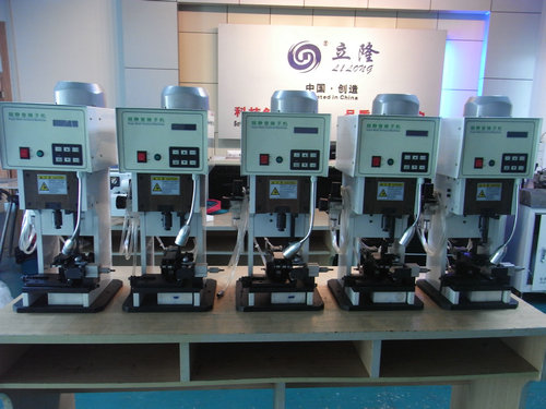 <連剝帶打端子機(jī)>的快，準(zhǔn)，狠